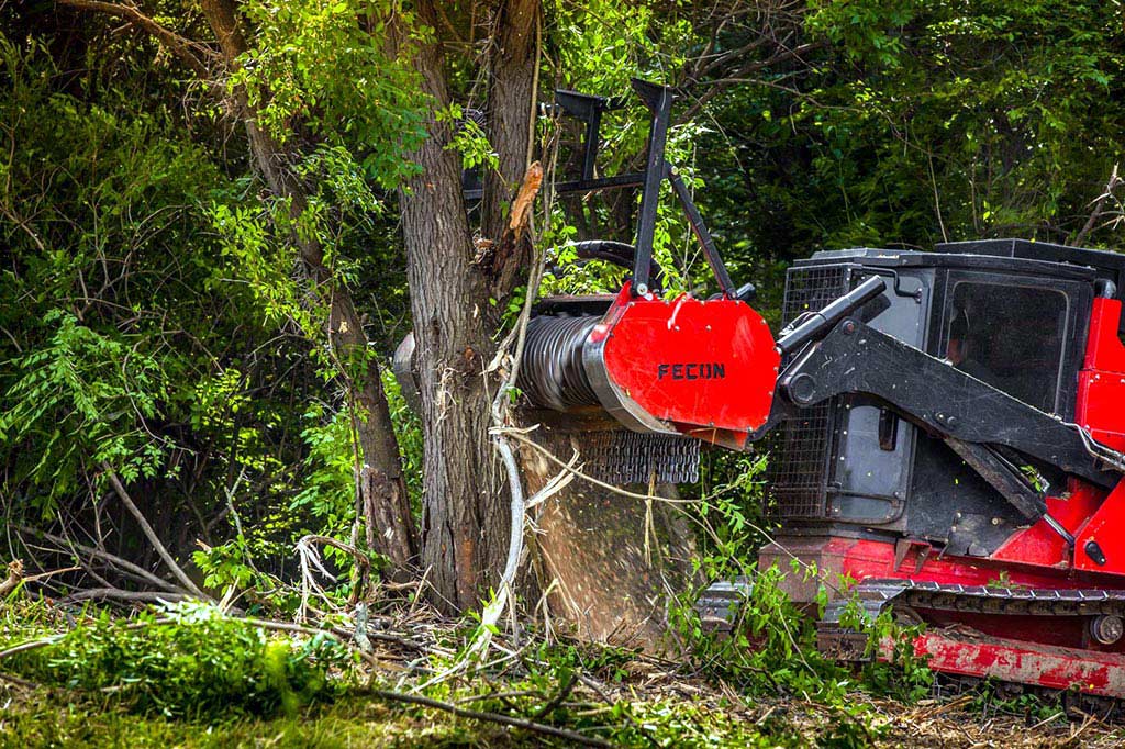 5 Must-Have Land Clearing Tools for Construction Projects