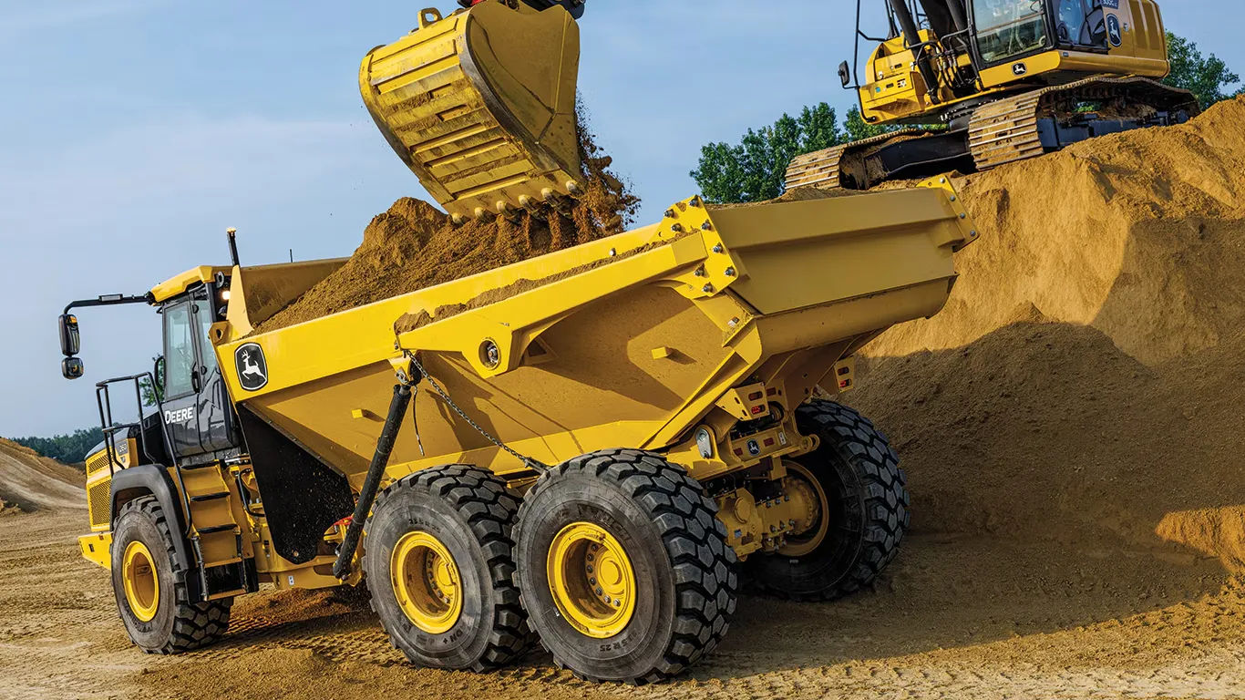New JOHN DEERE 260 P-Tier Articulated Dump Truck at Papé Machinery Construction & Forestry Handling