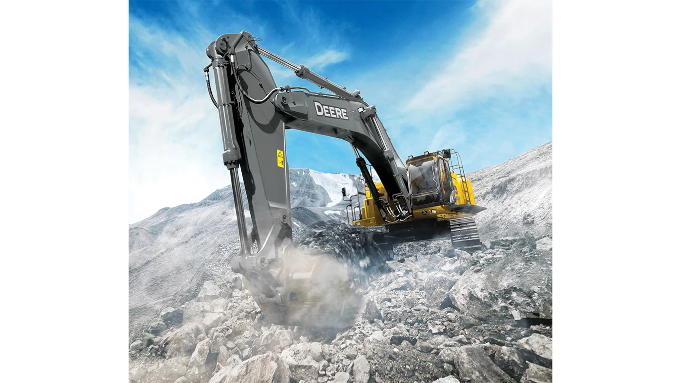 New JOHN DEERE 670 P-Tier Large Excavator at Papé Machinery Construction & Forestry Handling